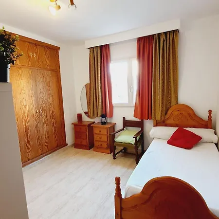 Mamaconchi Bnb4people, Host Inside Hébergement de vacances El Arenal (Mallorca)