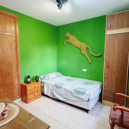 Semesterbostad Mamaconchi Bnb4people, Host Inside *