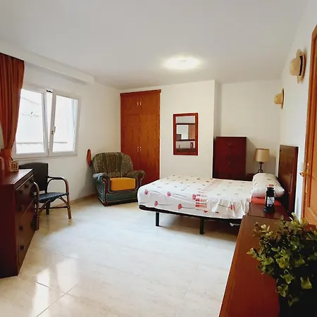 Mamaconchi Bnb4people, Host Inside *